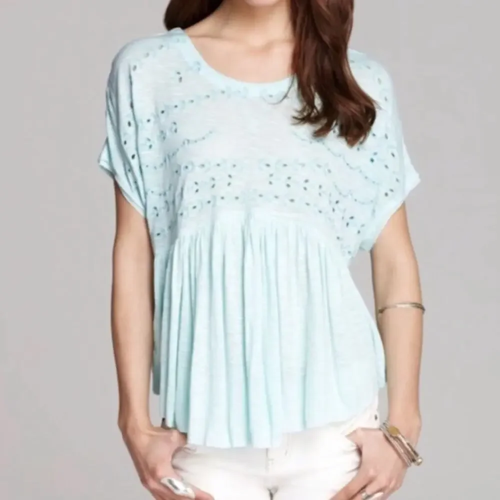 Free People teal green eyelet dolman short sleeve size medium flowy